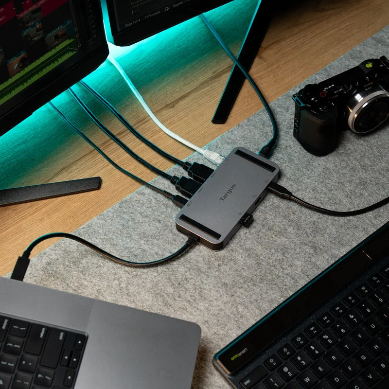 USB4 Dual Video Mobile Dock mit 140 W EPR Pass-Thru