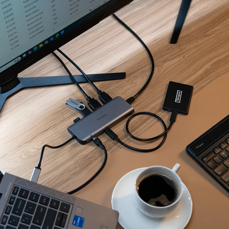 Dual Video Mobile Dock mit 140W EPR Pass-Thru