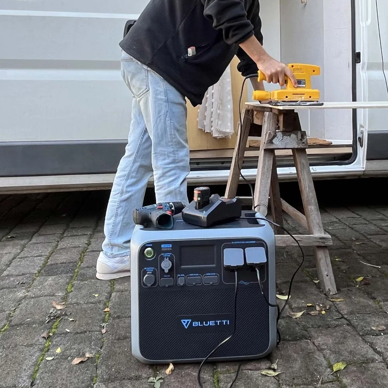 BLUETTI AC200P Solar Portable Power Station | 2000W 2000Wh