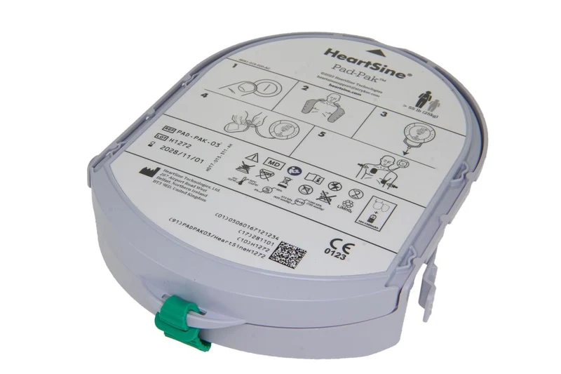 AccuCell Original Lithiumbatterie für Heartsine AED Defibrillator Samaritan PAD 300P - PAD-PAK-03 - 18 V 2000mAh 155x115x27 mm