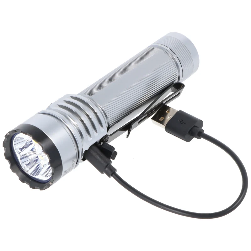 AceBeam E75 Quad Core LED-Taschenlampe, 4500 Lumen, 6.500K, silber