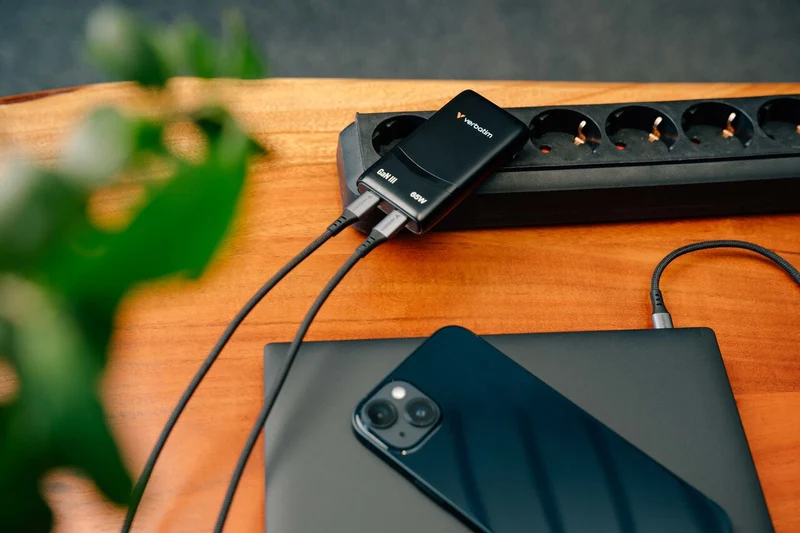 Verbatim Fold 'n’ Go GaN Charger 65W, schwarz 2x USB-C PD mit max. 65W, Retail