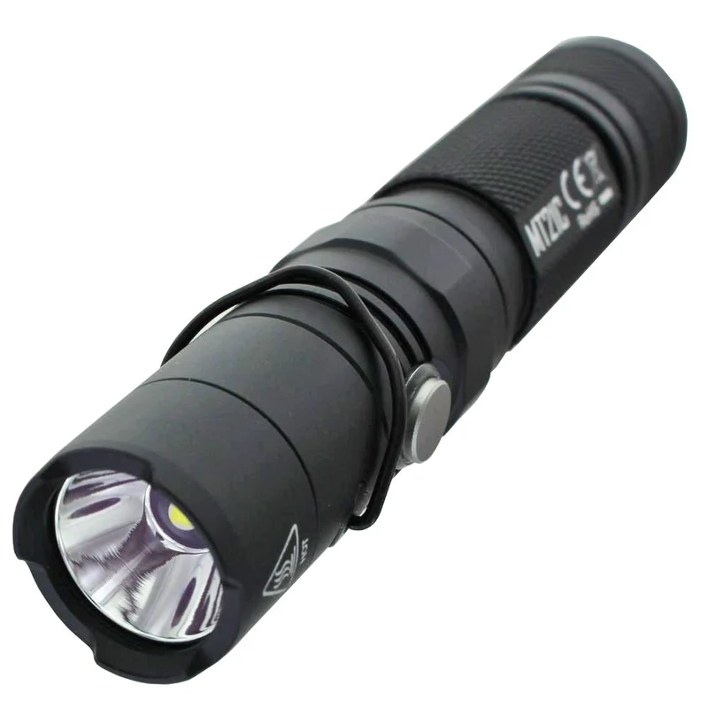 Nitecore MT21C LED-Taschenlampe 90 Grad schwenkbar inklusive Magnet am Lampenschaft