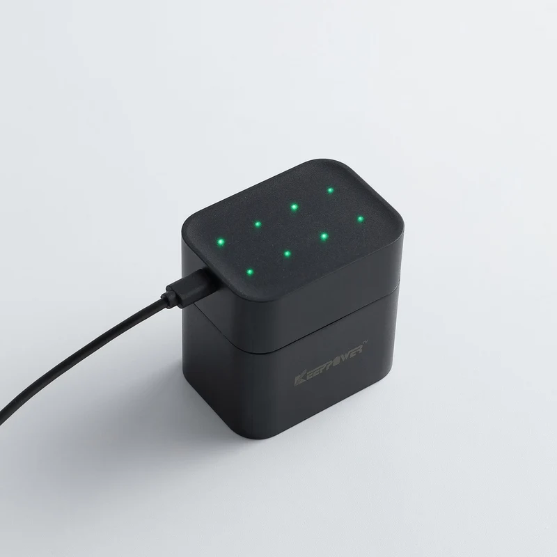 Keeppower I8 Ladegerät mit 8× 1,5V AA Li-Ion-Akkus (4300mWh) – USB-C Eingang