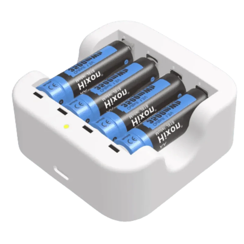 x4 Batteries rechargeables AA LR6 1.5V + chargeur