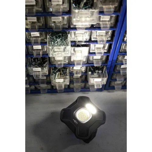 ANSMANN Arbeitsleuchte WL2000R – wiederaufladbare LED Arbeitsleuchte mit 2000 Lumen und Powerbankfunktion