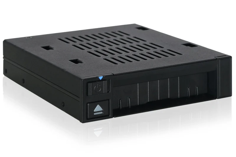 Icy Dock Flexidock Mb521SpB Drive Bay Adapter For 3.5 Serial Ata/600 Host Interface Internal Black