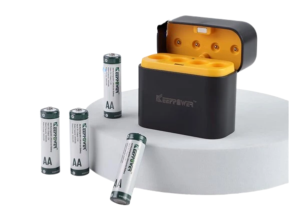 Keeppower I4 Ladegerät mit 4× 1,5V AA Li-Ion-Akkus – USB-C Eingang