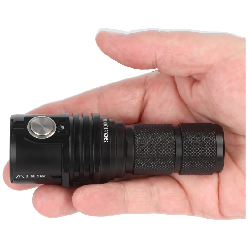 LED-Taschenlampe Imalent MS03 mit max. 13000 Lumen, Leuchtweite bis zu 324 Meter, mit Akku, warmweiß