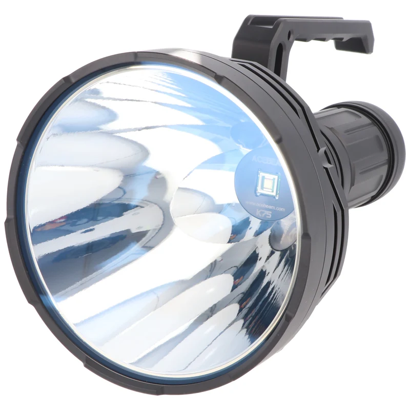 AceBeam K75 2.0 mit weißer LED, 6.300 Lumen und 2.500 Meter Reichweite, mit 4 Akkus, Ladegerät und USB-Schnellladegerät