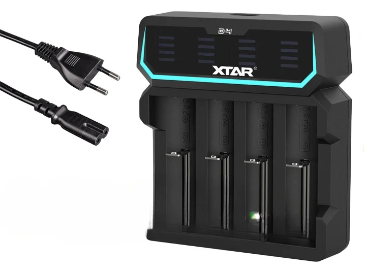 Xtar D4 – Vier-Schacht Ladegerät für Lithium Ionen Akkus mit integriertem Netzteil