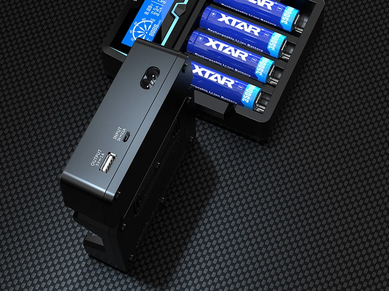 Xtar X4 – Vier-Schacht Ladegerät für Lithium Ionen und Ni/MH Akkus