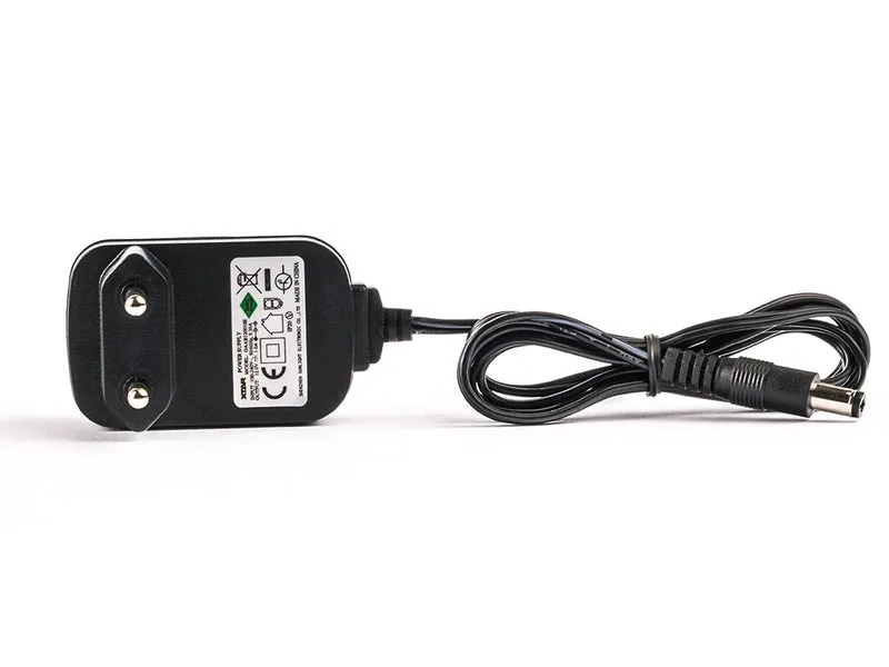Universeller 12V 1A (1000mA) 24W Netzteil 5,5mm x 2,1mm DC Stecker