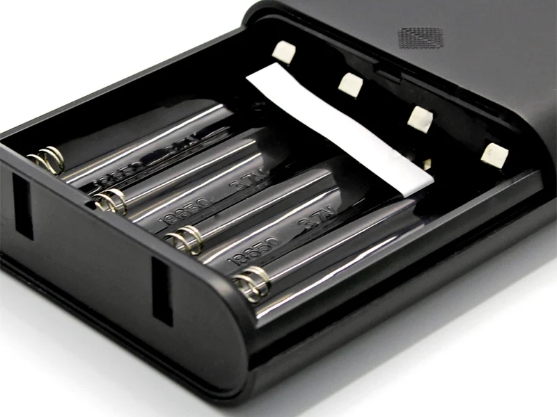 Soshine E3S Powerbank-Ladegerät mit zwei USB-Ausgängen und LCD-Display