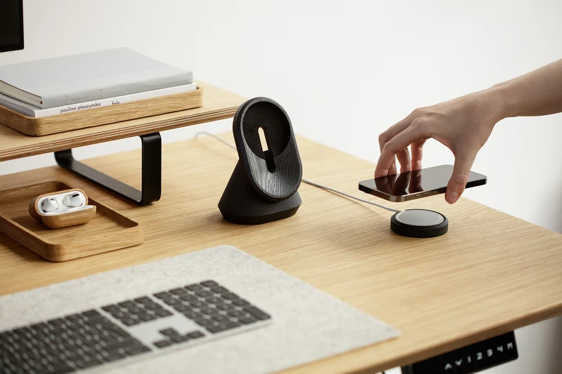 MagSafe iPhone Stand