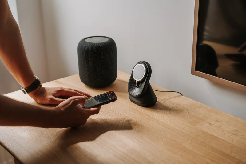 MagSafe iPhone Stand