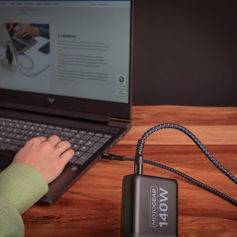 MOJOGEAR USB-C zu USB-C Kabel 240W 40Gbps USB 4.0 - 3m
