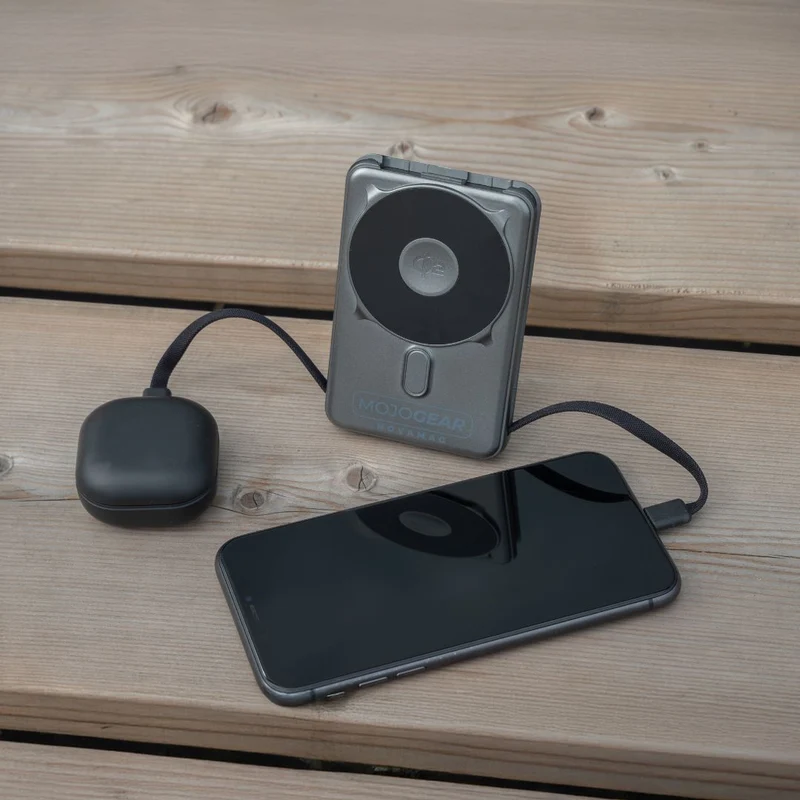 MOJOGEAR NovaMag All-in-1 Powerbank 10.000 mAh – Kabelloses Qi2 & integrierte Kabel – Grau