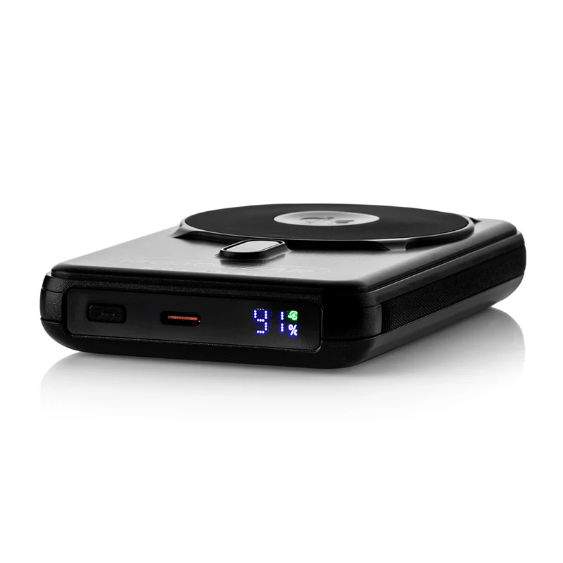 MOJOGEAR NovaMag All-in-1 Powerbank 10.000 mAh – Kabellos Qi2 & Integrierte Kabel – Schwarz