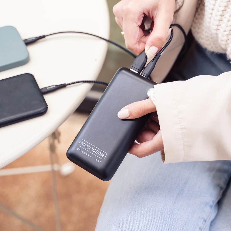 MOJOGEAR MINI XL 20.000 mAh EXTRA SCHNELLE Powerbank mit Apple Lightning auf USB Kabel Extra Stark