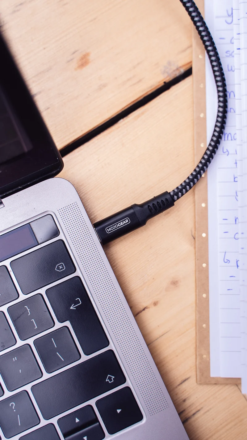 MOJOGEAR MINI XL 20.000 mAh EXTRA SCHNELLE Powerbank mit USB-C auf USB-C Kabel 100W USB 3.1 Extra Stark 1,5 m