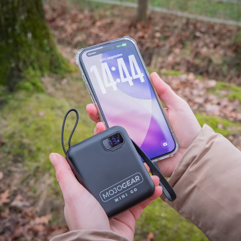 MOJOGEAR MINI GO 10.000 mAh Powerbank mit integrierten Kabeln – Schwarz
