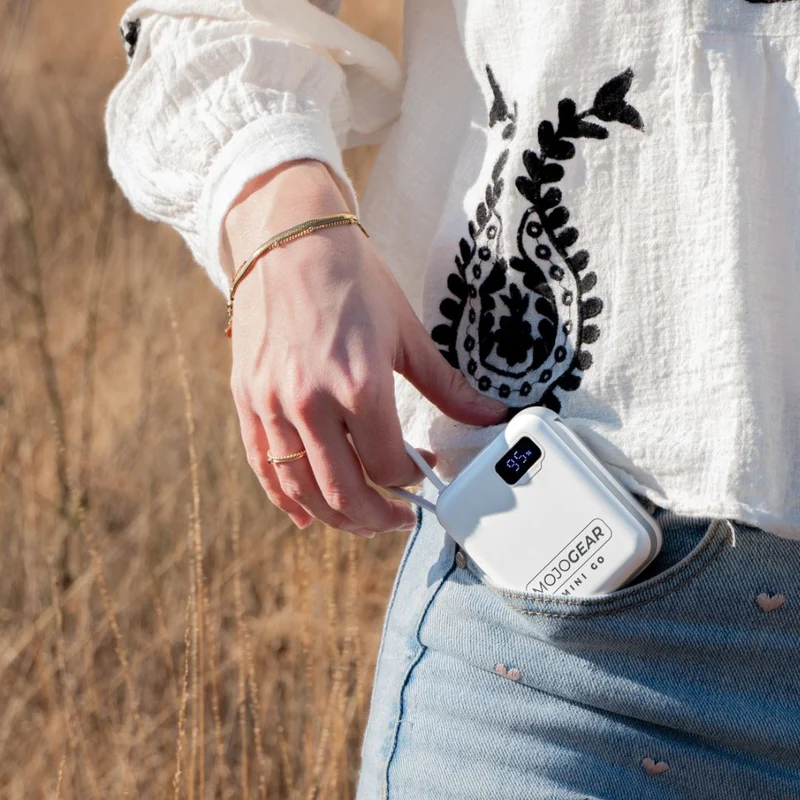 MOJOGEAR MINI GO 10.000mAh Powerbank mit Kabeln – Weiß
