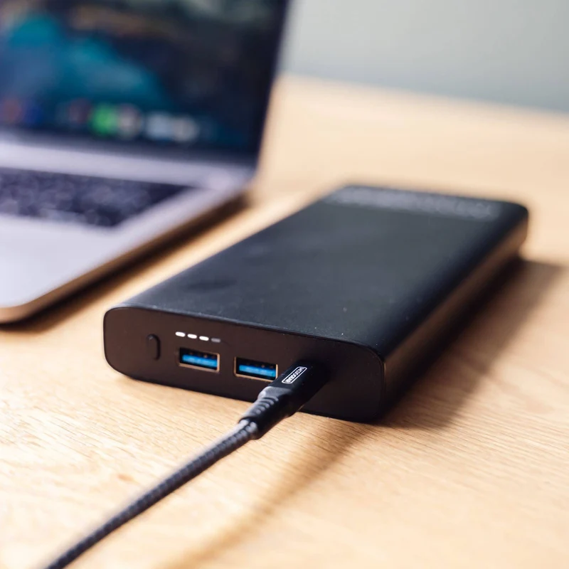MOJOGEAR ULTRA 26.800 mAh 100 W Laptop-Powerbank