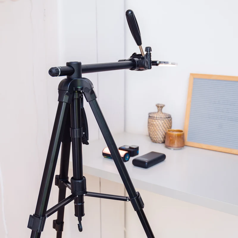 MOJOGEAR 167 cm 3-in-1-Stativ: Stativ, Einbeinstativ und horizontaler Arm
